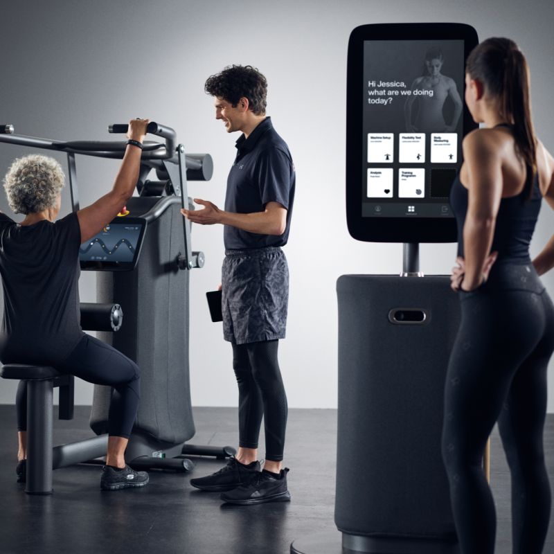 People using EGYM equipment