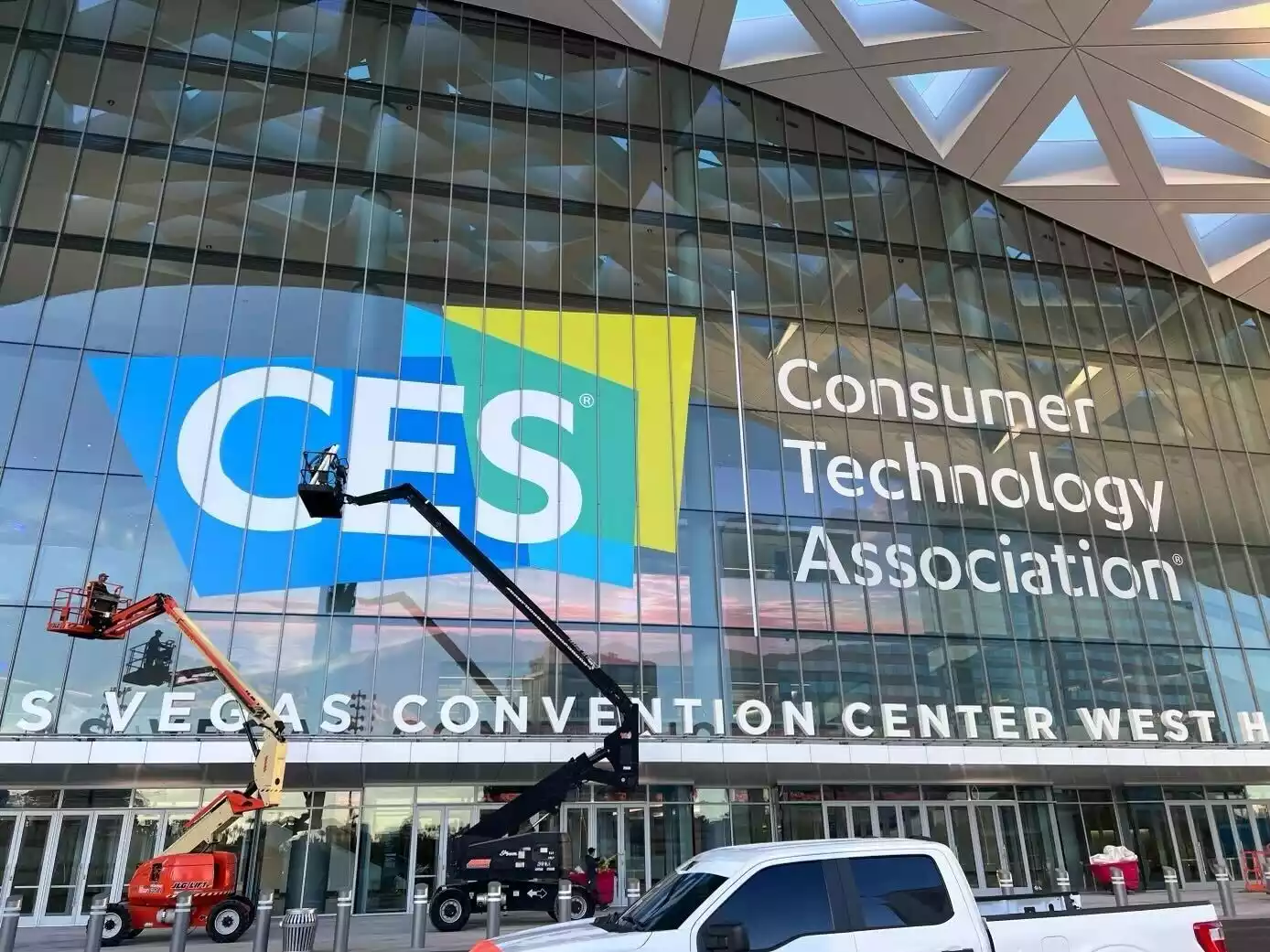 CES and CTA branding being placed on the Las Vegas Convention Center for 2023 event