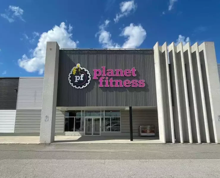 A Planet Fitness front