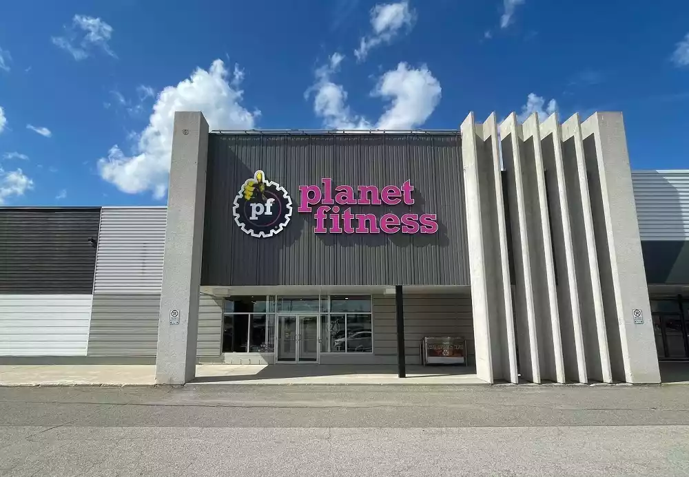 A Planet Fitness front