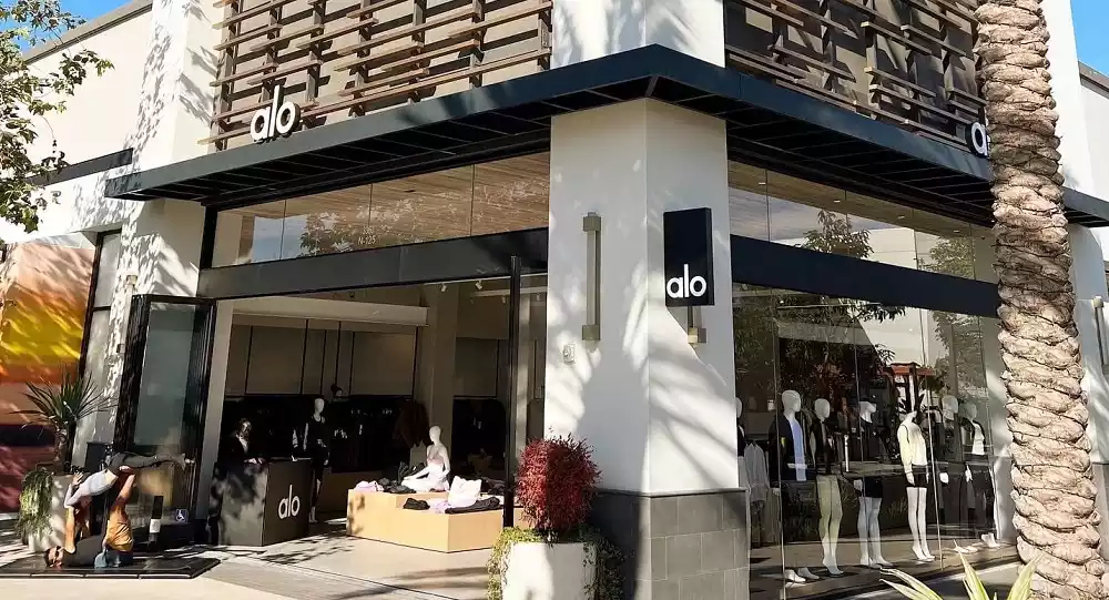 Alo Yoga Launches Immersive Virtual Reality Shopping Experience
