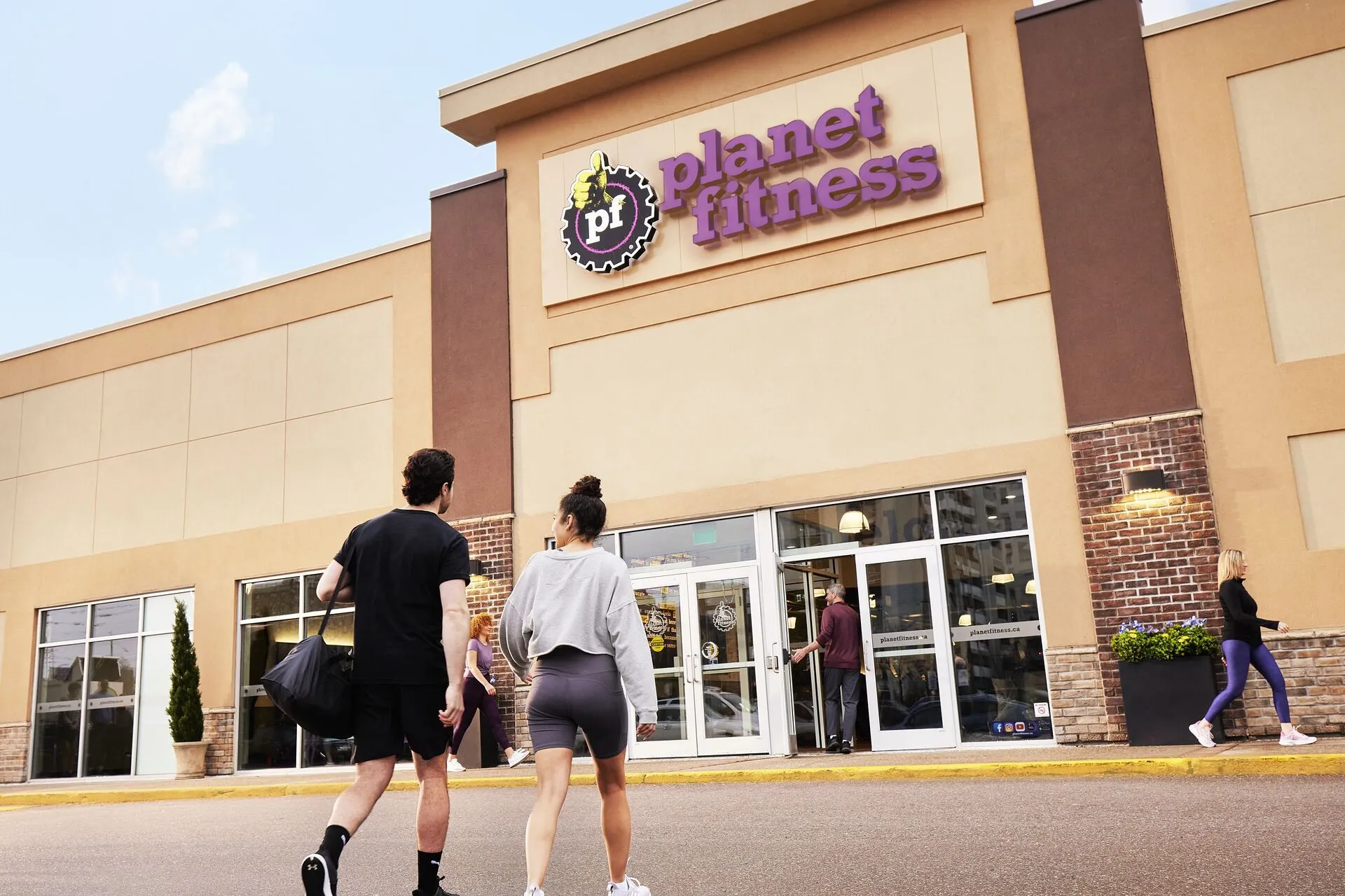 Planet Fitness CEO Talks Franchise Strategy, Price Increase & GLP