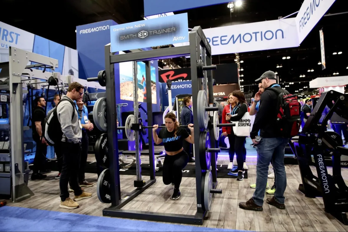 woman works out inside an Aktiv 3D machine