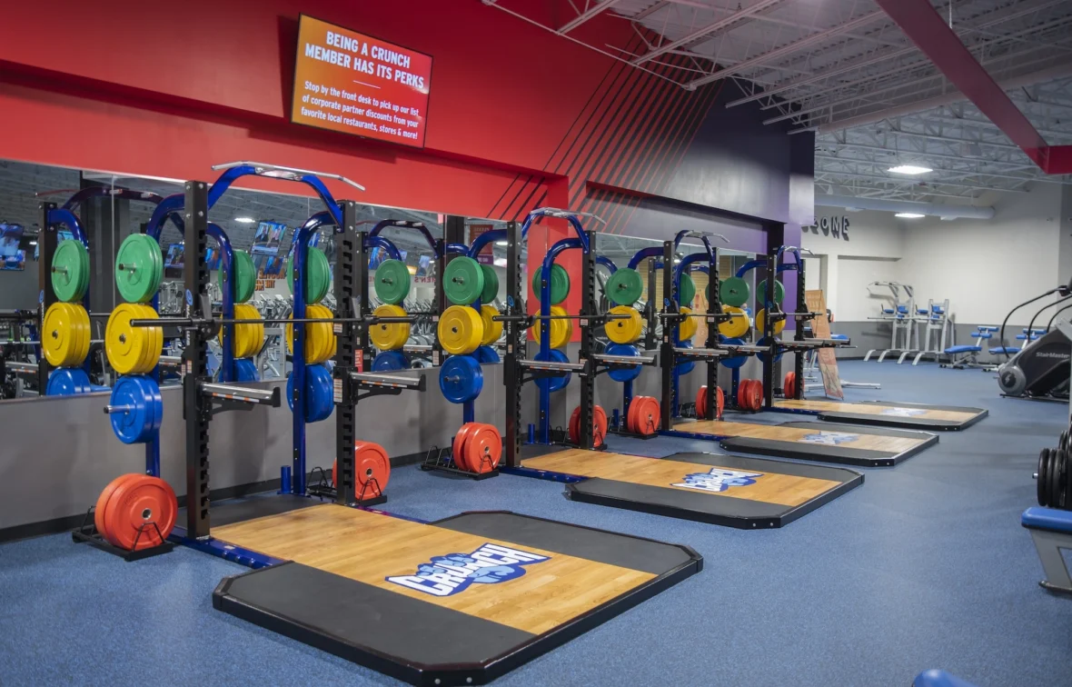 A CR Fitness Crunch Fitness gym