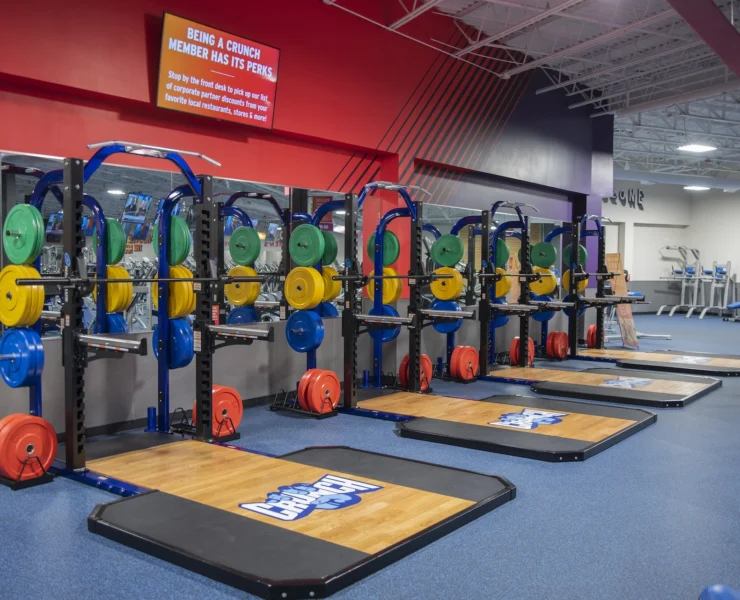 A CR Fitness Crunch Fitness gym