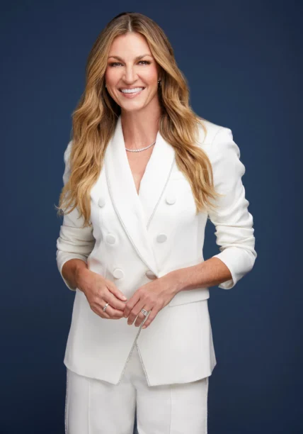 a smiling Erin Andrews