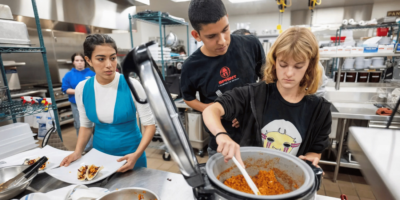 kids cooking with Common Threads