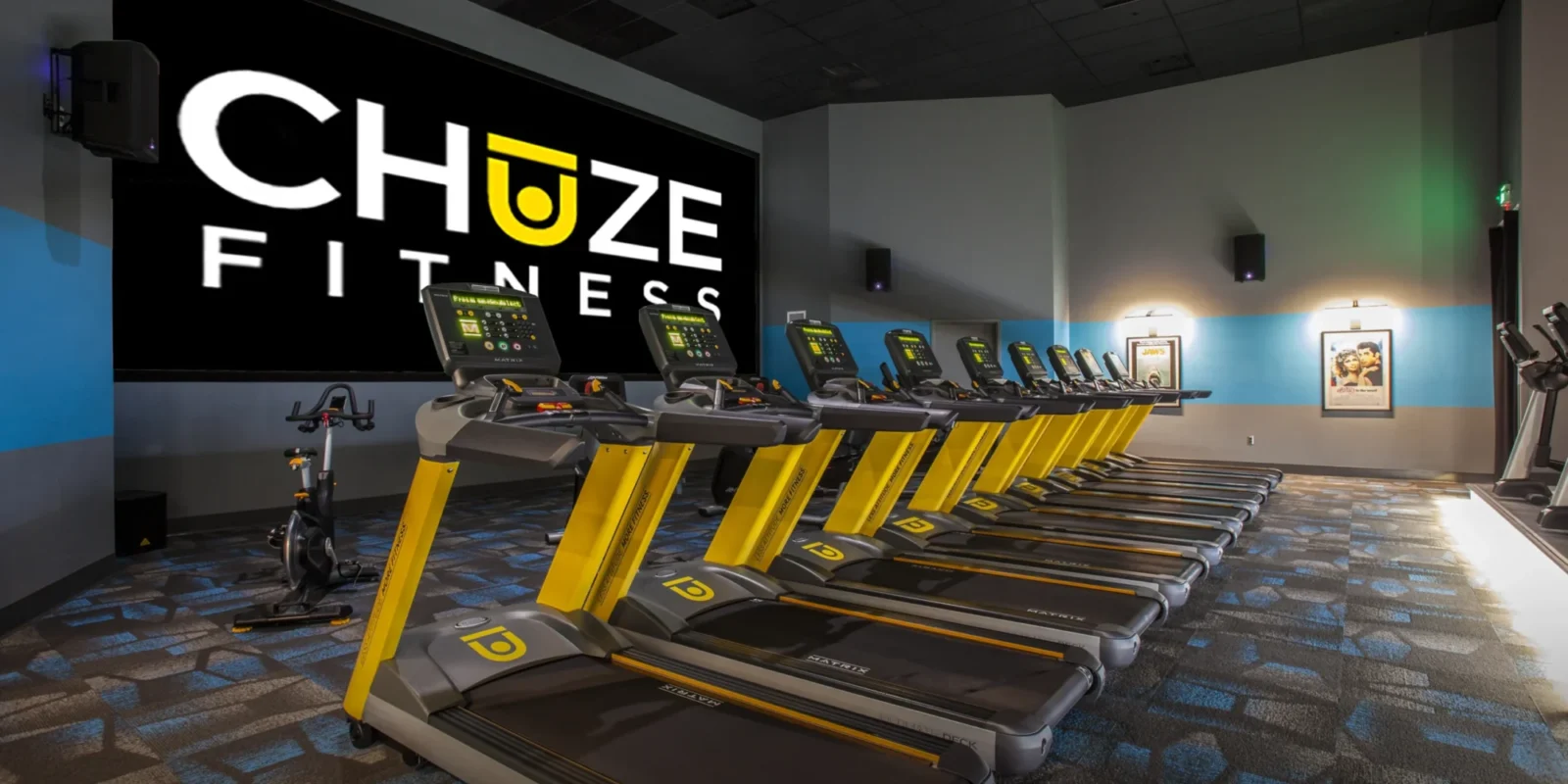 row of treadmills at Chuze Fitness