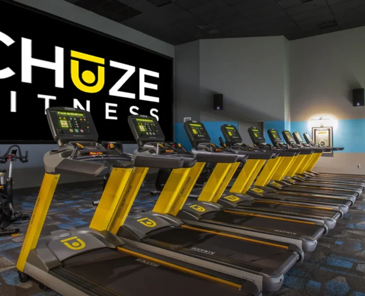 row of treadmills at Chuze Fitness