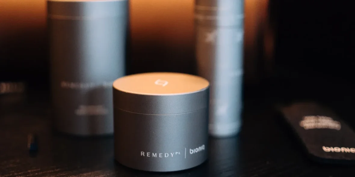 Bioniq x Remedy Place supplement canisters.