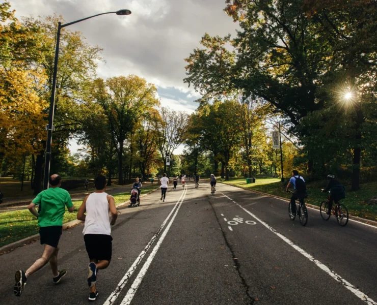 People running outdoors in a race.
