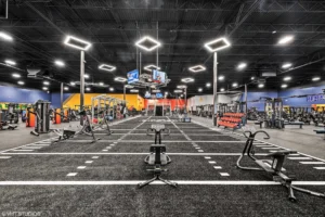 turf area inside of a Crunch Fitness gym