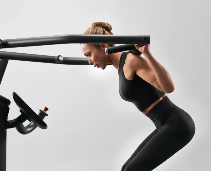 EGYM squat female