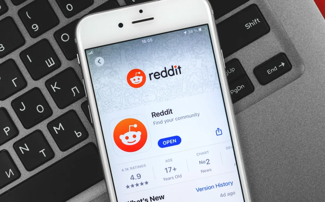 phone displays the reddit app