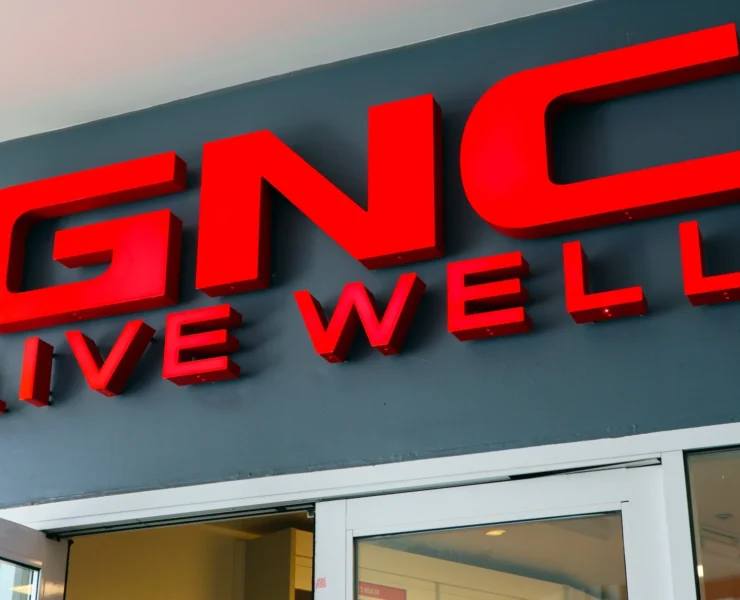 GNC storefront with a Live Well sign