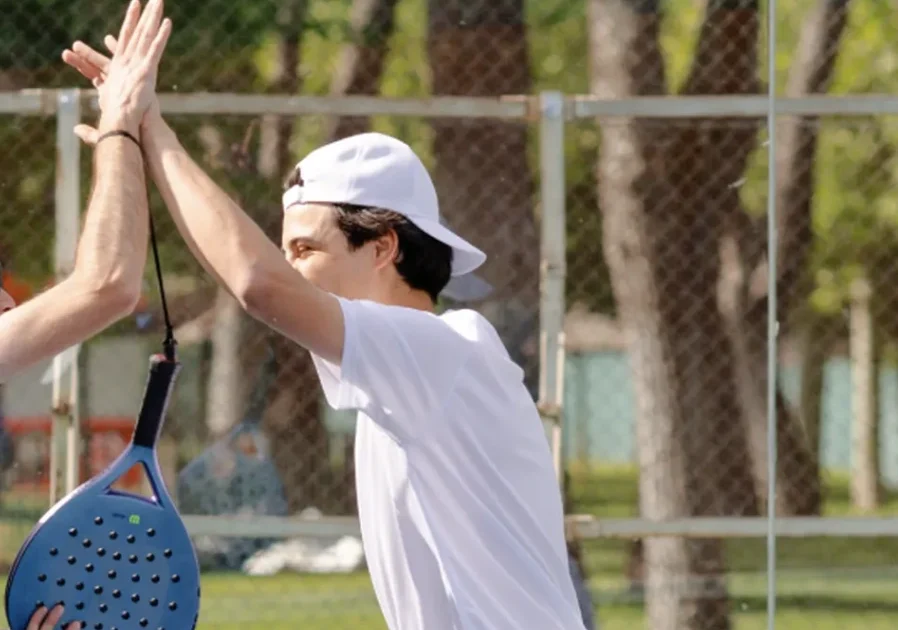 people play pickleball