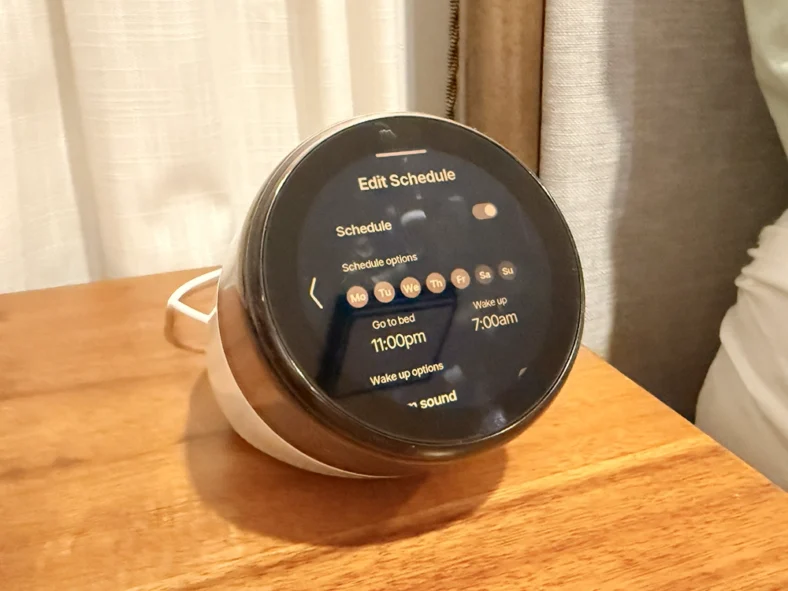 The Dreamie alarm clock's Edit Schedule screen with the Red Shift overlay