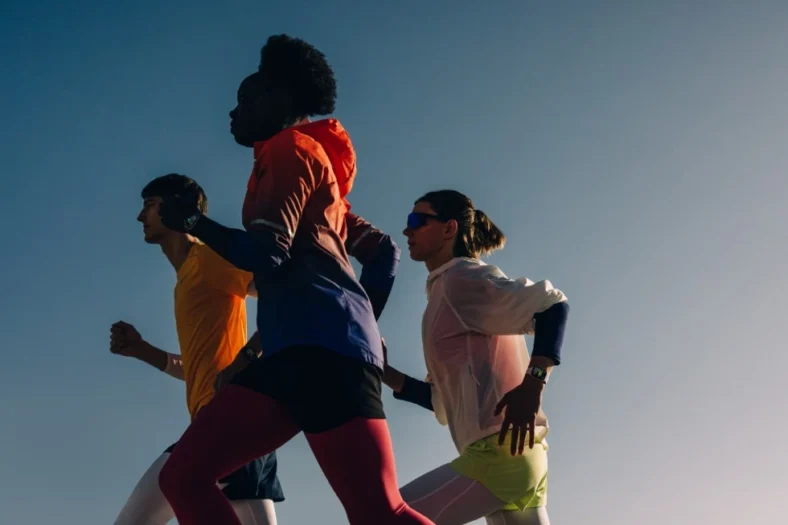 runners wearing Apple Watches