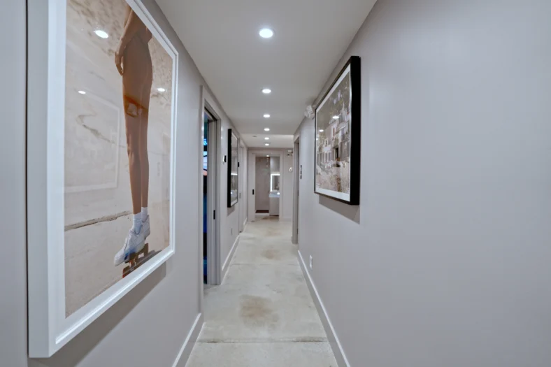 SweatHouz hallway