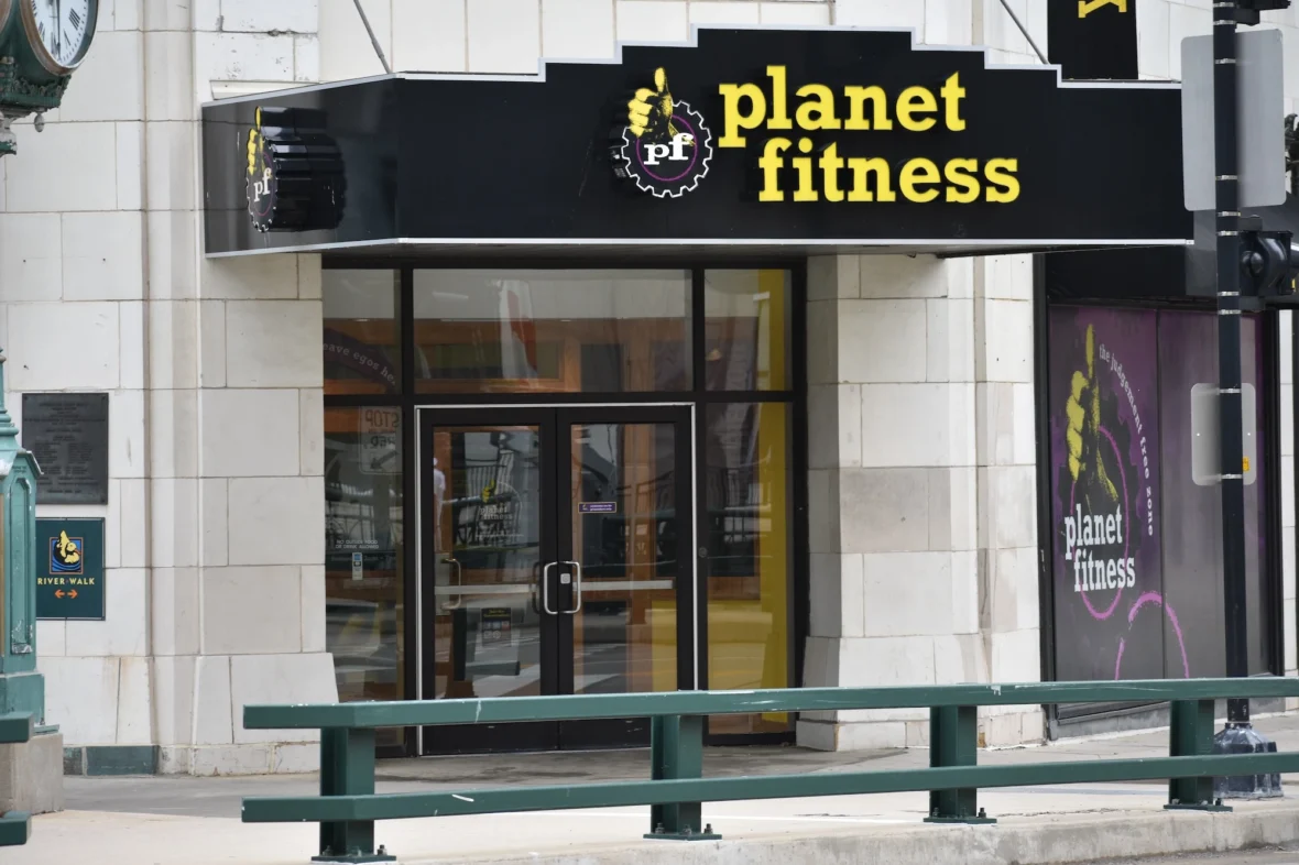 exterior of a Planet Fitness gym