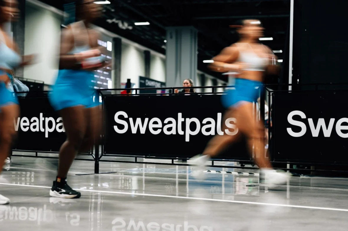Sweatpals sign at a Hyrox race